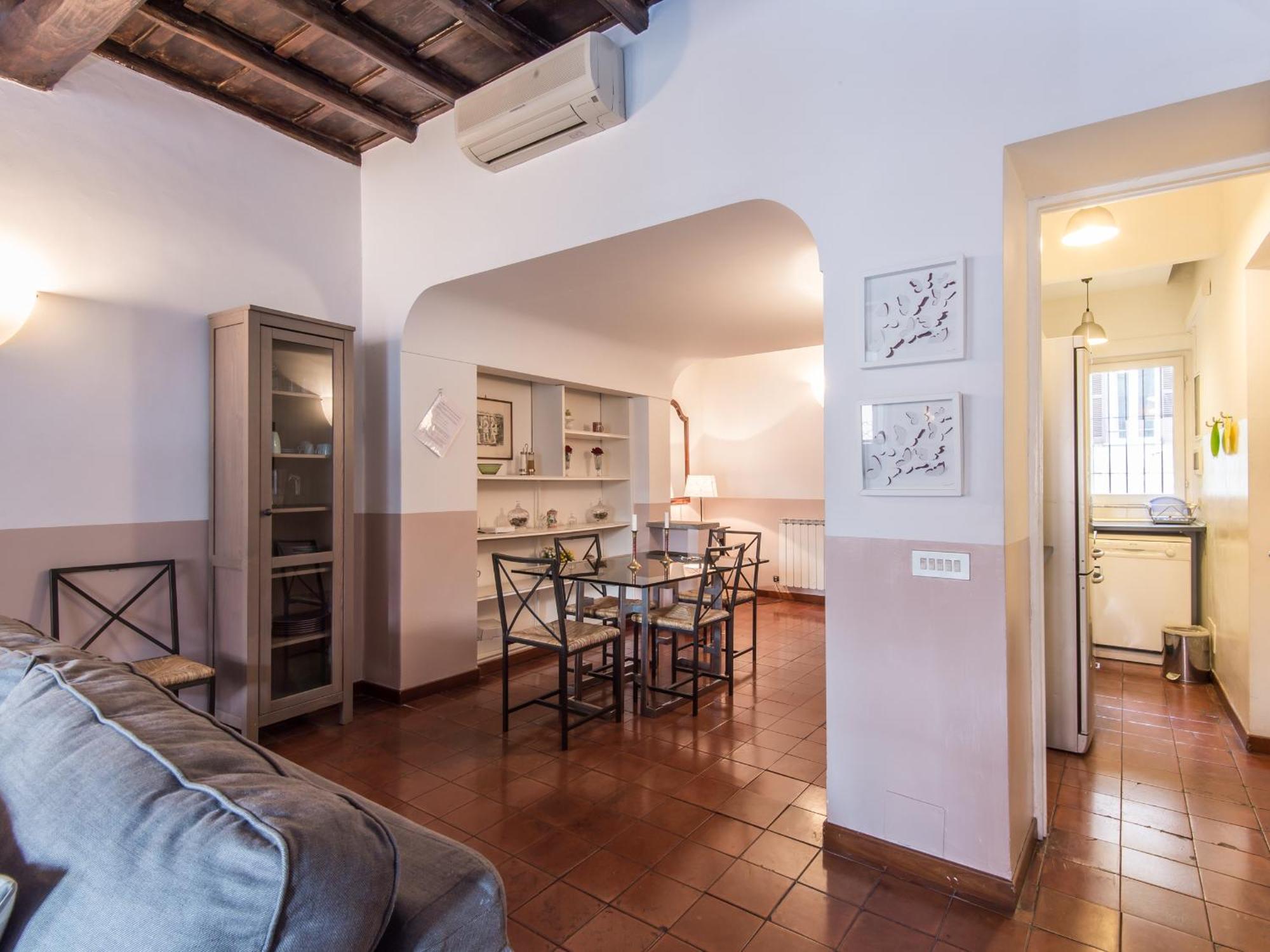Spacious 2br In The Historic Center Apartment Rome
