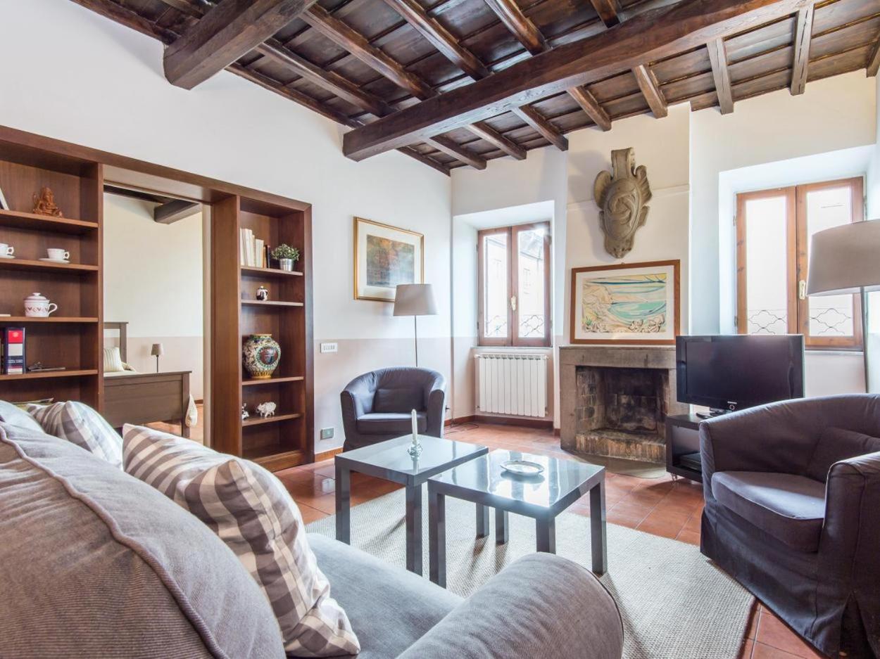 Spacious 2br In The Historic Center Apartment Rome